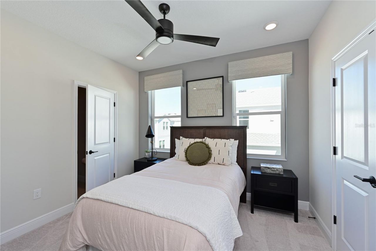 2451 Mangum Court , Sarasota, FL 34237 Photo