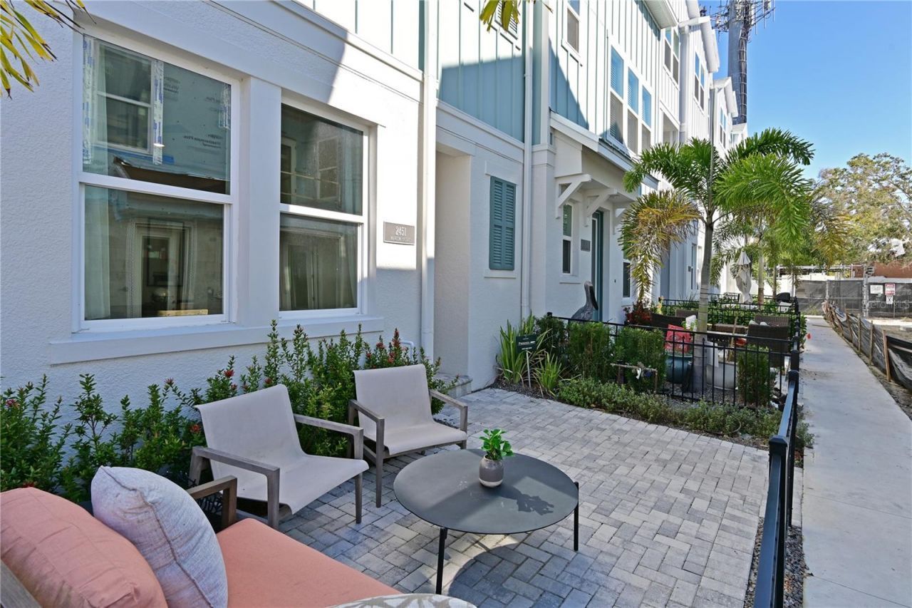 2451 Mangum Court , Sarasota, FL 34237 Photo