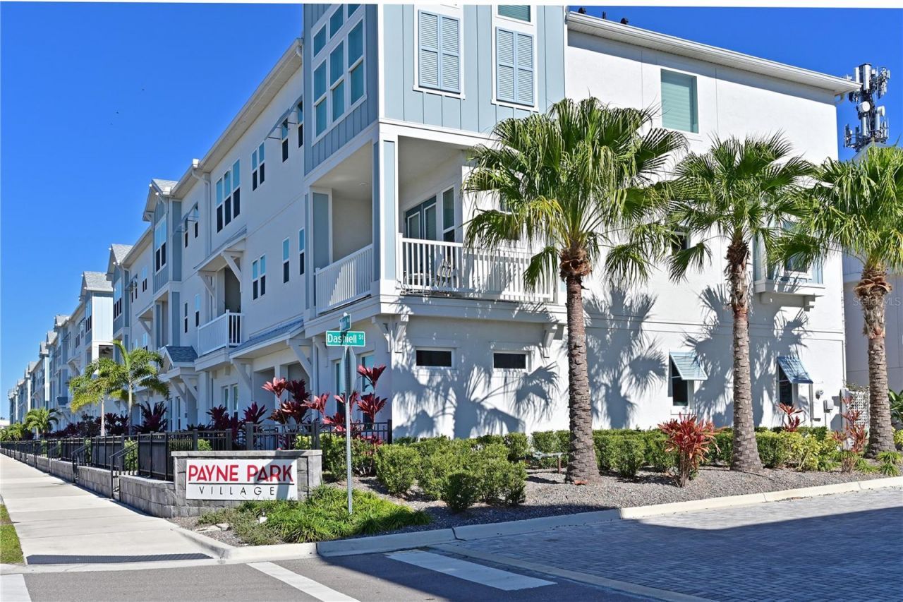 2451 Mangum Court , Sarasota, FL 34237 Photo