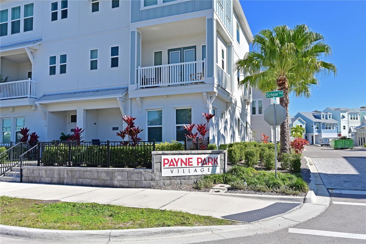 2451 Mangum Court , Sarasota, FL 34237 Photo