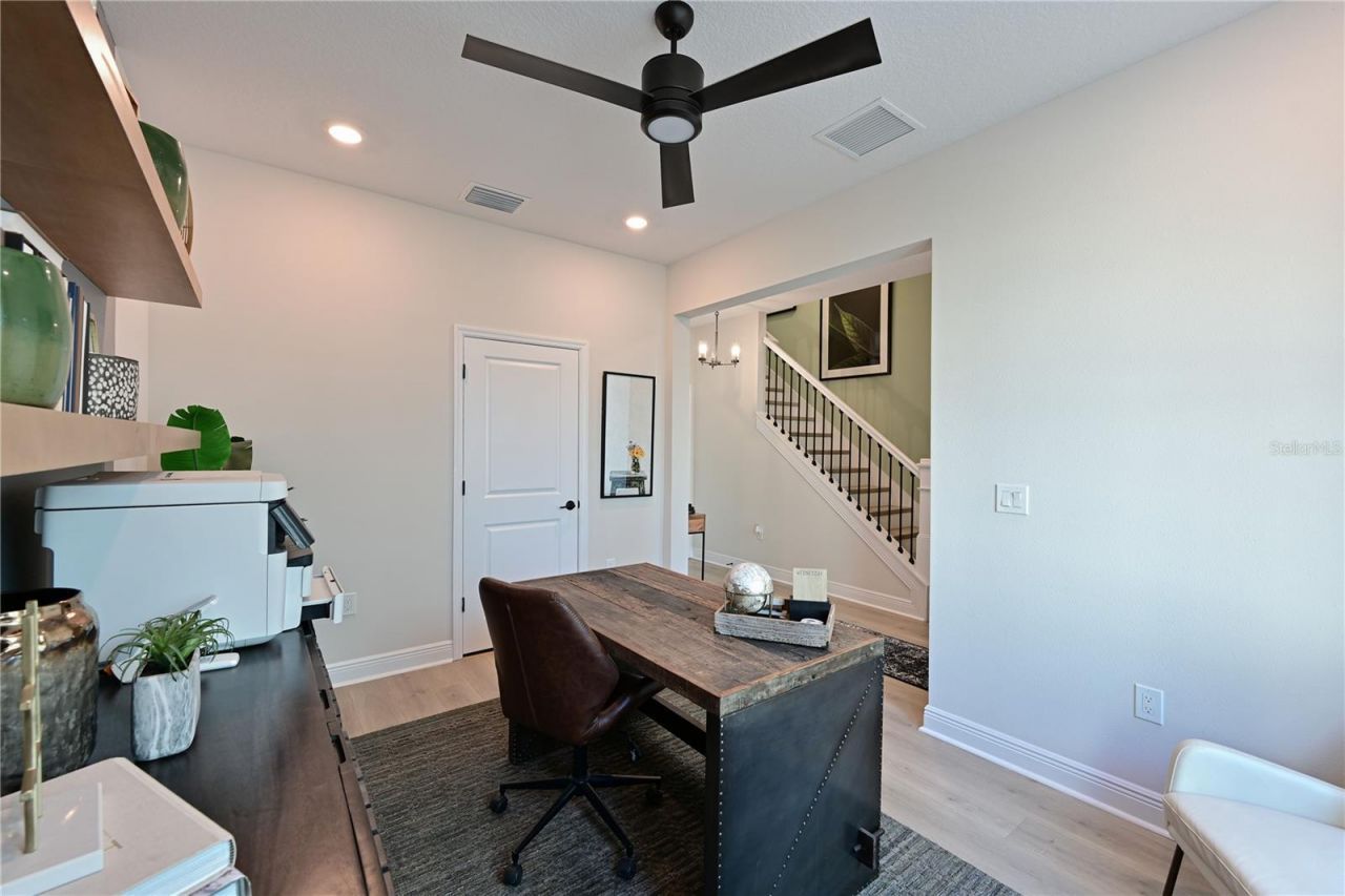 2451 Mangum Court , Sarasota, FL 34237 Photo