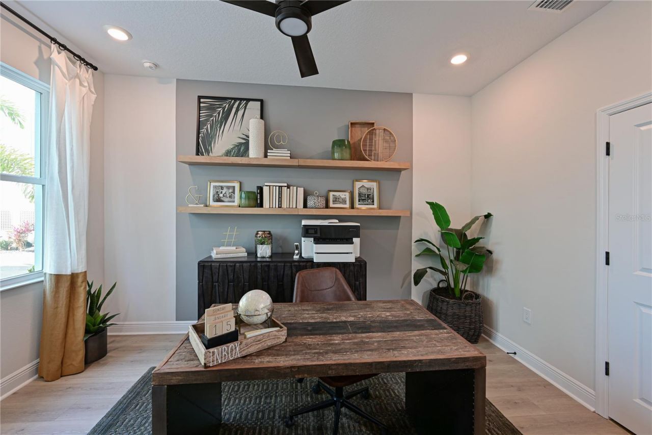 2451 Mangum Court , Sarasota, FL 34237 Photo