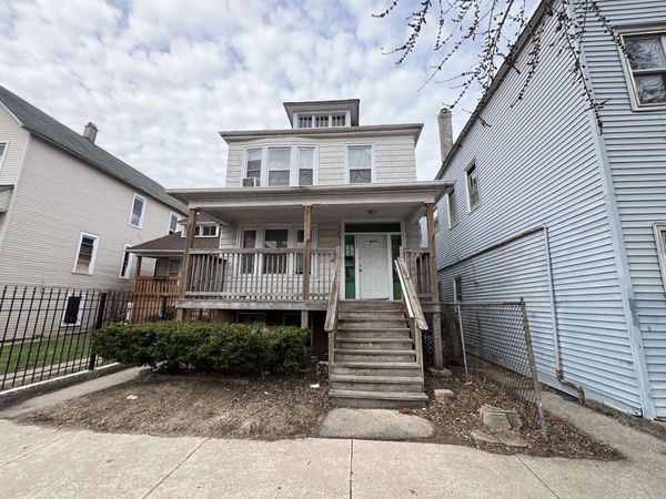 8242 S Houston Avenue , Chicago, IL 60617