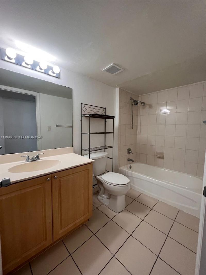 102 SW 6th Ave, Unit 508, Miami, FL 33130 Photo
