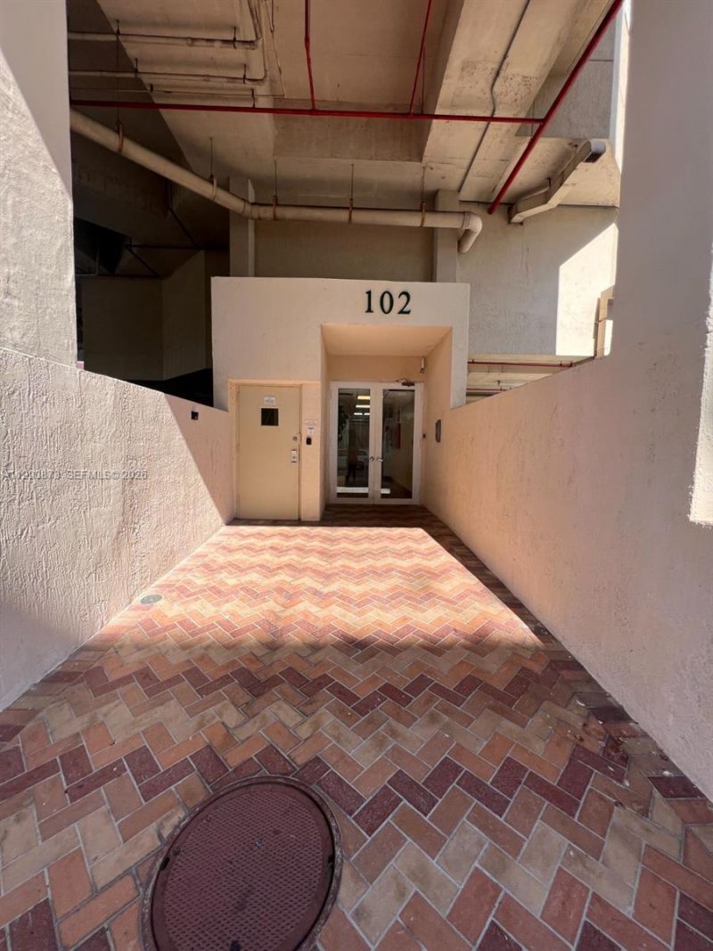 102 SW 6th Ave, Unit 508, Miami, FL 33130 Photo