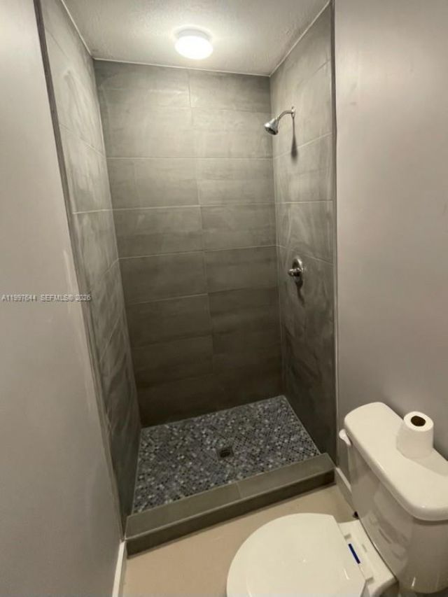 19732 NW 59th Pl , Unit A, Hialeah, FL 33015 Photo