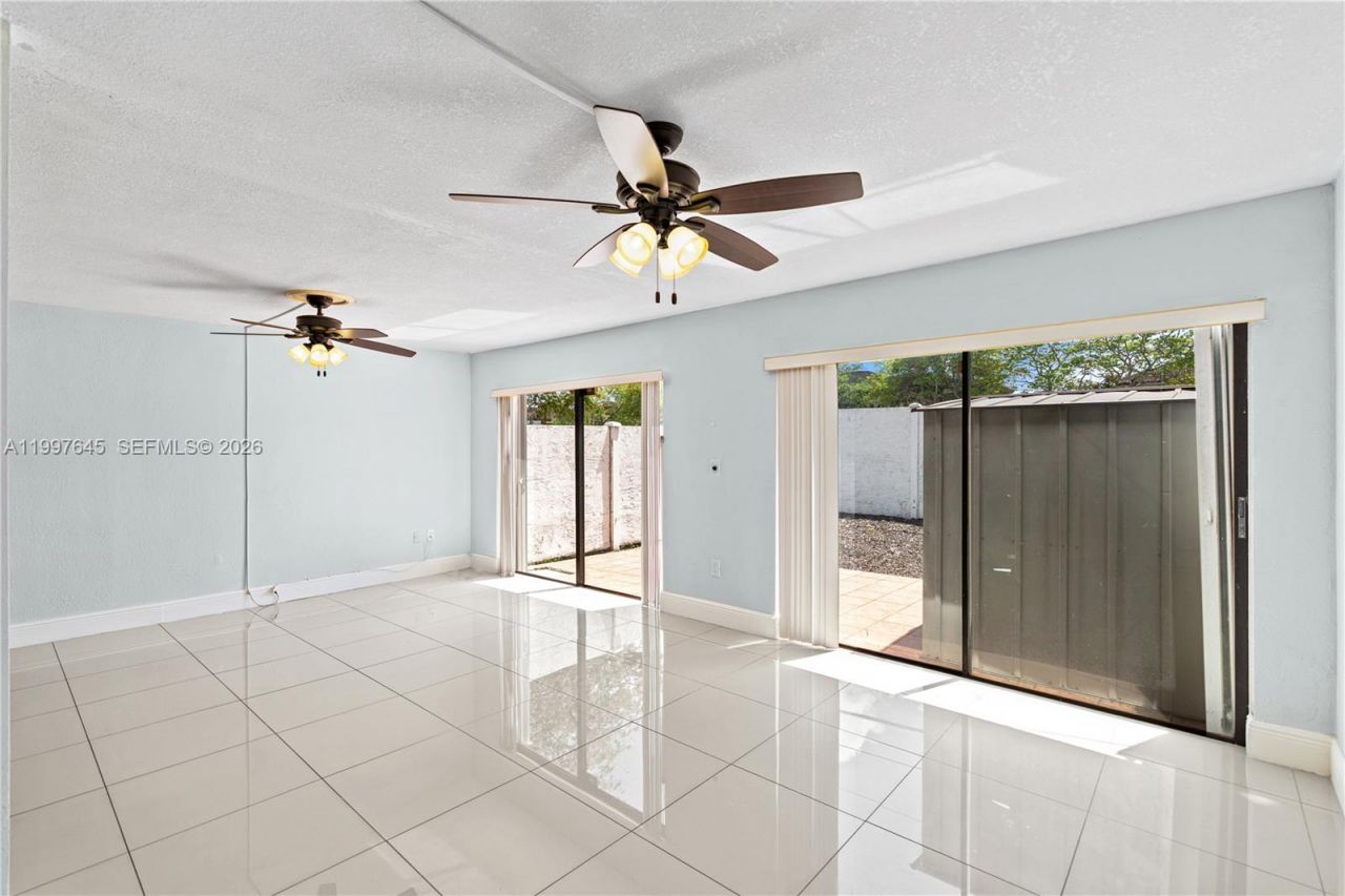 8748 SW 154th Cir Pl, Unit 6N, Miami, FL 33193 Photo