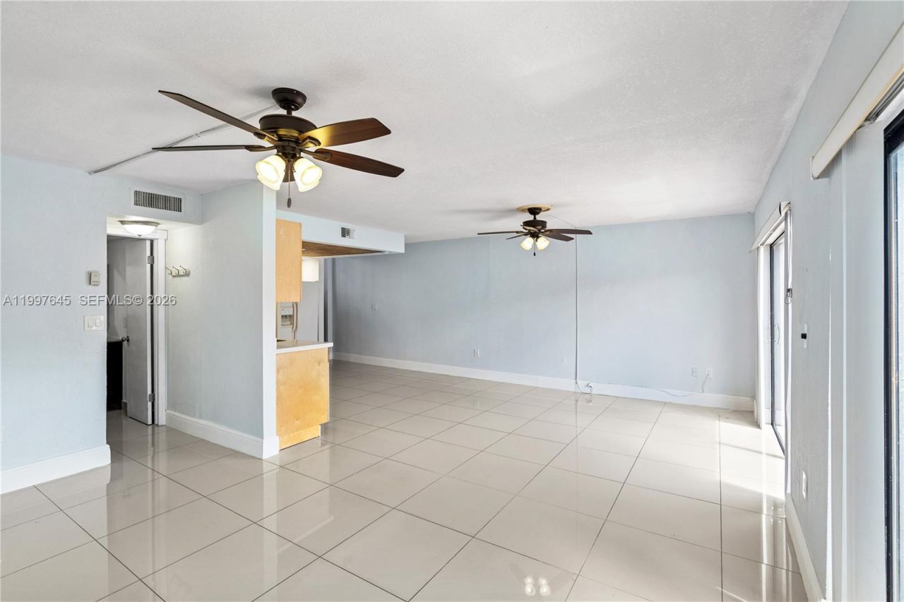 8748 SW 154th Cir Pl, Unit 6N, Miami, FL 33193 Photo