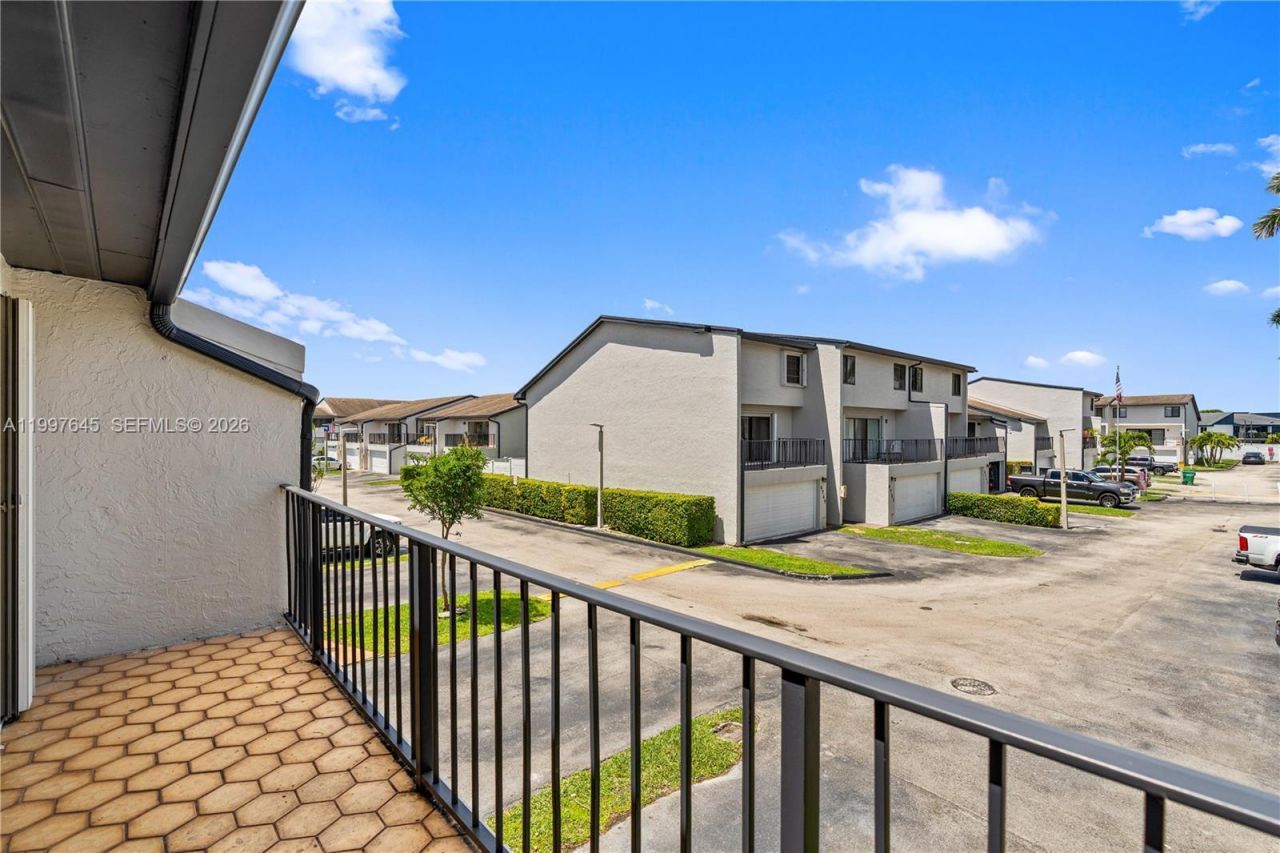 8748 SW 154th Cir Pl, Unit 6N, Miami, FL 33193 Photo