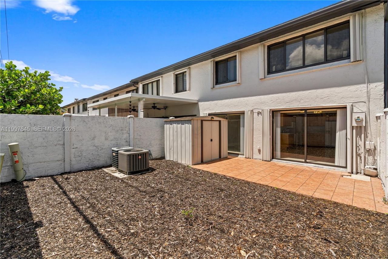 8748 SW 154th Cir Pl, Unit 6N, Miami, FL 33193 Photo