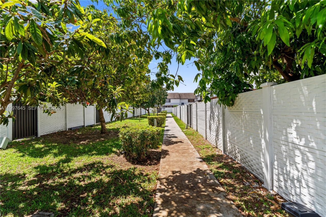 8748 SW 154th Cir Pl, Unit 6N, Miami, FL 33193 Photo