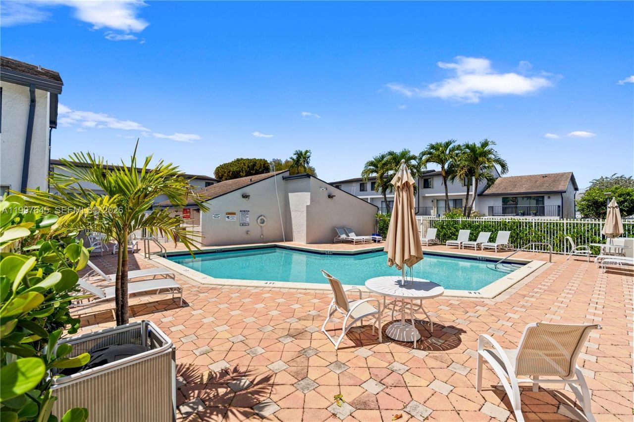 8748 SW 154th Cir Pl, Unit 6N, Miami, FL 33193 Photo