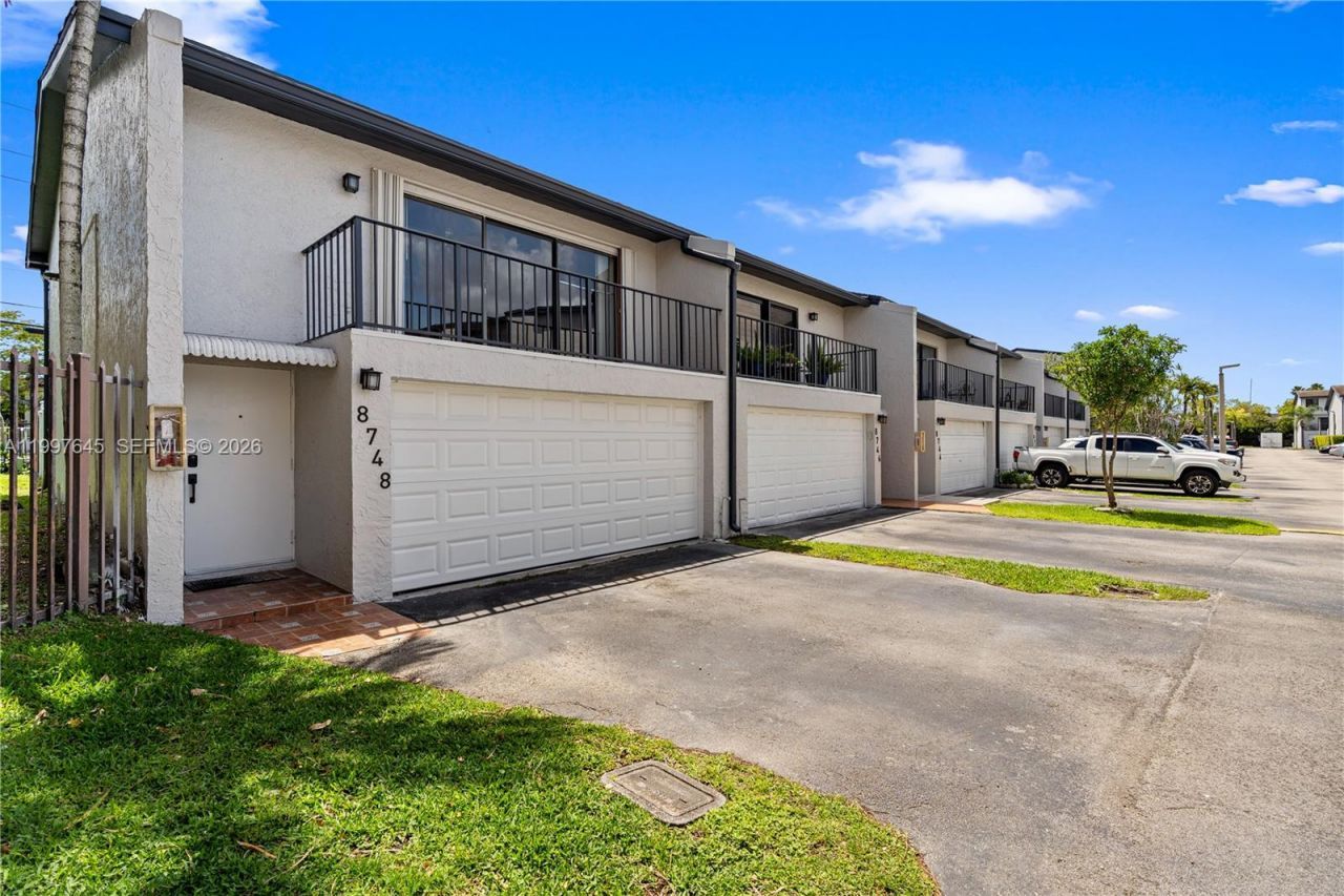 8748 SW 154th Cir Pl, Unit 6N, Miami, FL 33193 Photo