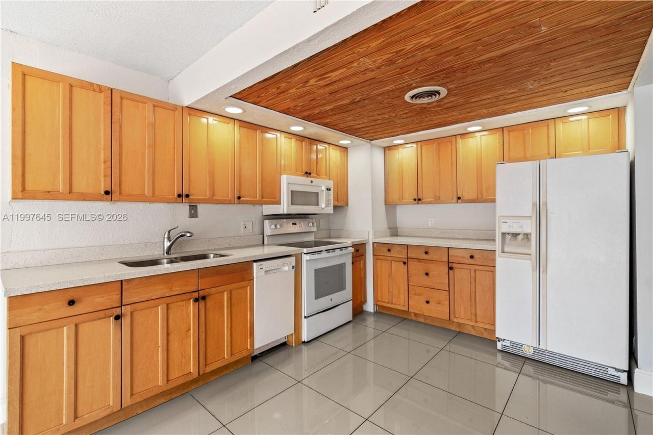 8748 SW 154th Cir Pl, Unit 6N, Miami, FL 33193 Photo