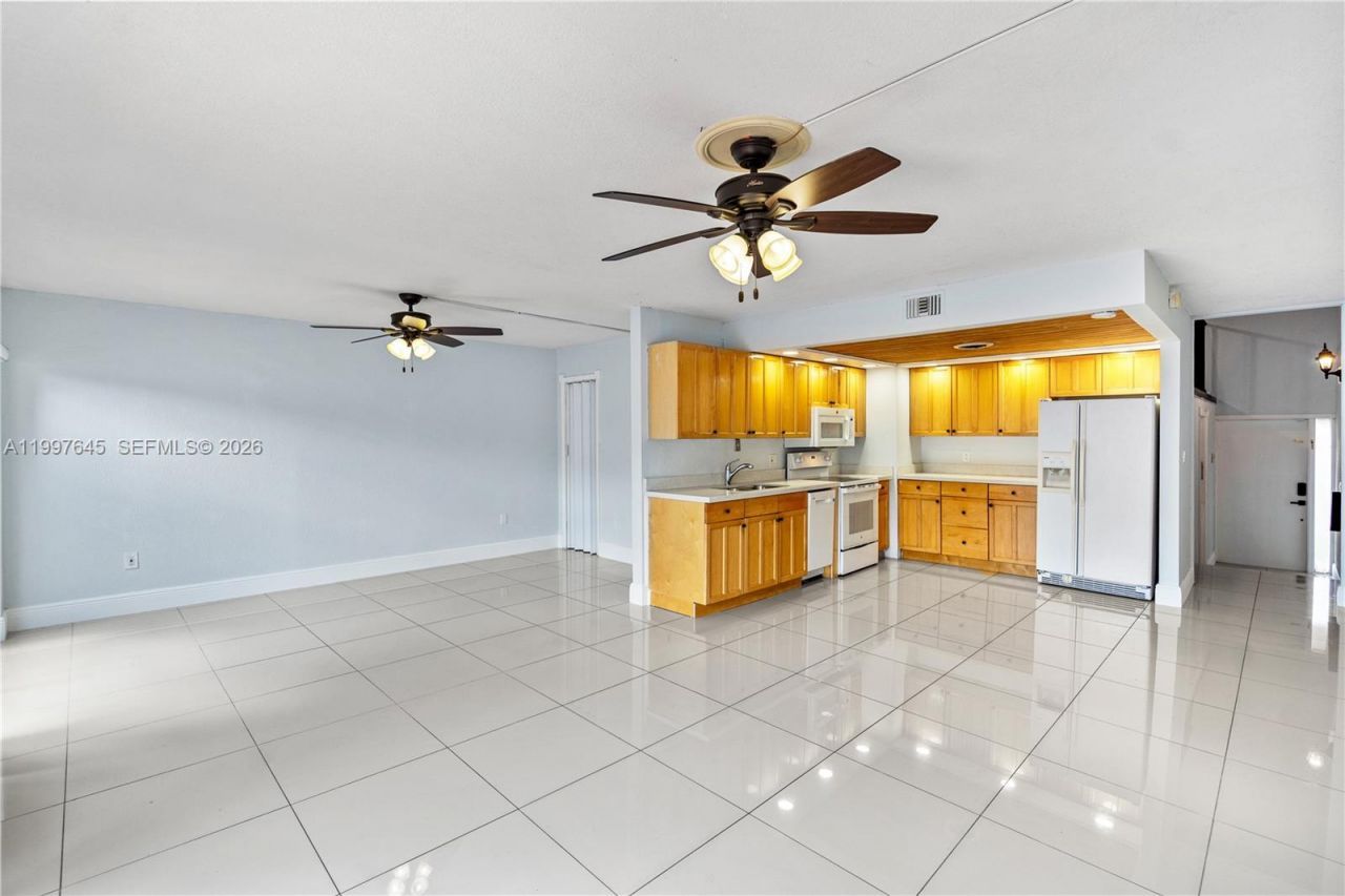 8748 SW 154th Cir Pl, Unit 6N, Miami, FL 33193 Photo