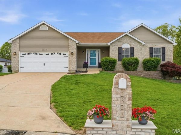 2327 Pebble Creek Drive, High Ridge, MO 63049