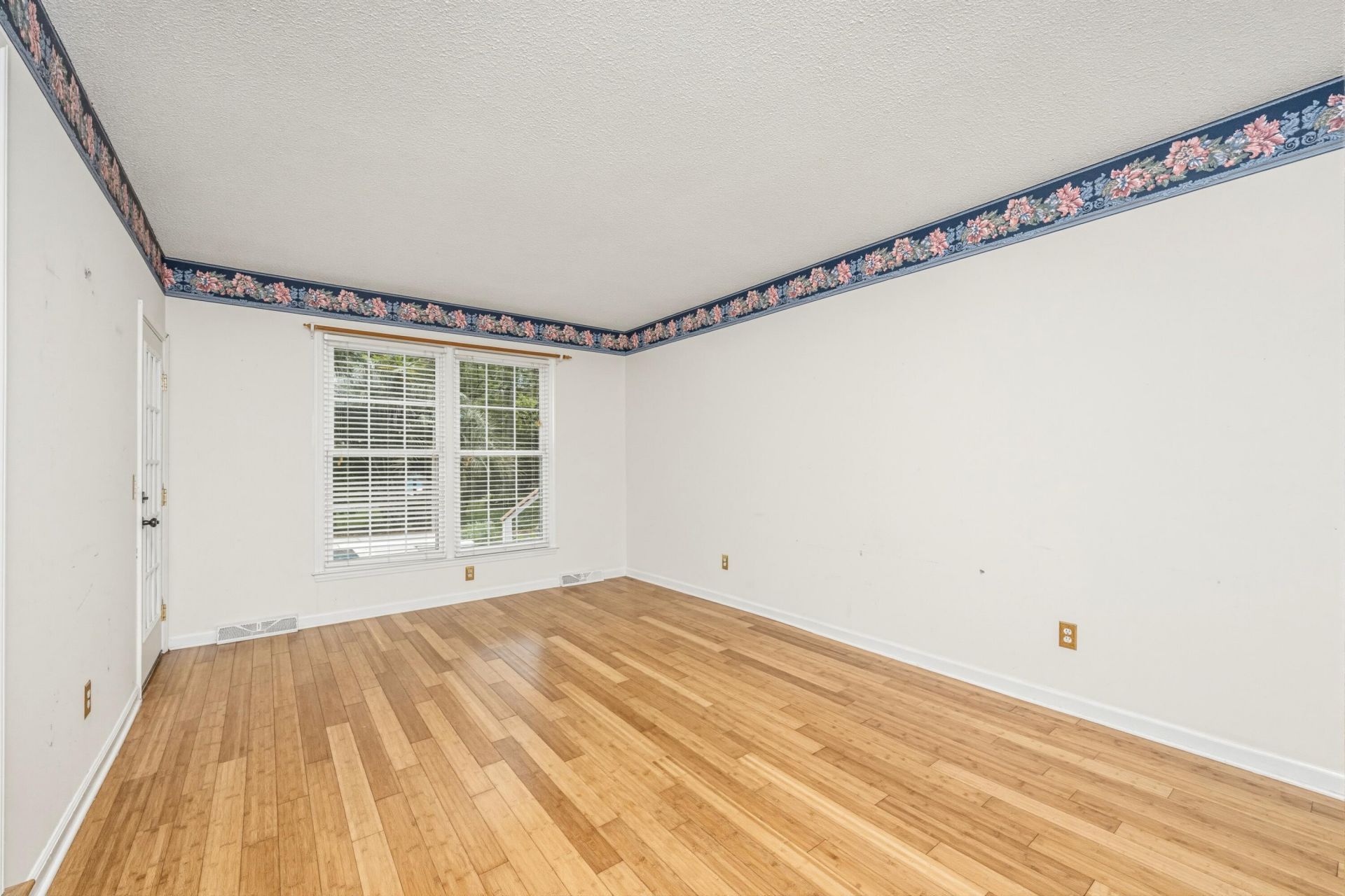 1059 S Shem Drive Photo 11