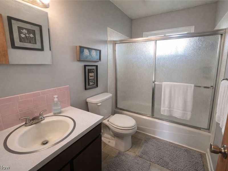 2566 & 2568 Albrecht Avenue, Akron, OH 44312 Photo 10