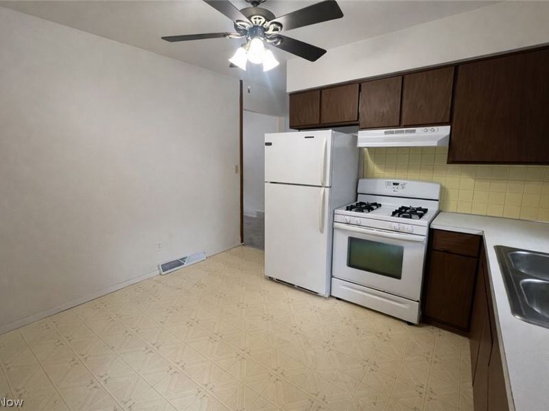 2566 & 2568 Albrecht Avenue, Akron, OH 44312 Photo 18