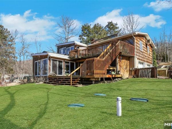 199 Lake Shore Drive, WEST MILFORD, NJ 07421