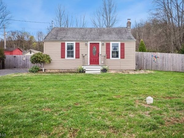 25 Railroad Ave, Califon, NJ 07830