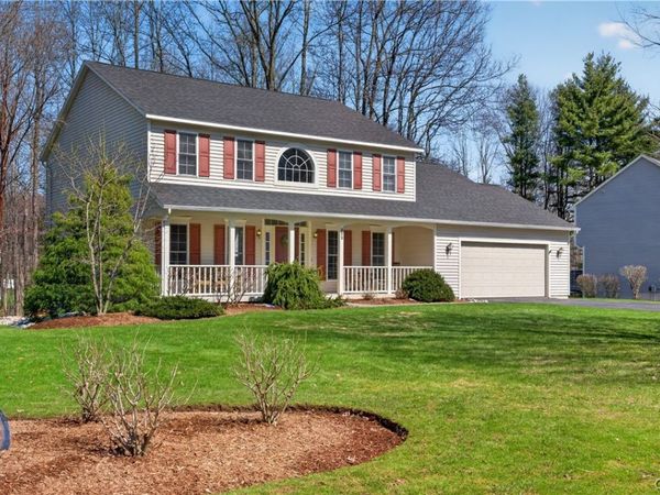 222 Giddings TRL, Baldwinsville, NY 13027