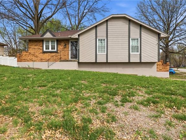 19220 E 14th Street, Independence, MO 64056