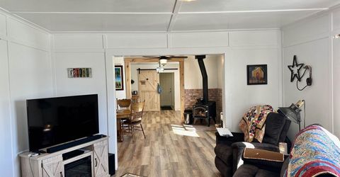 102 Seventh Street, Westwood, CA 96137 Photo