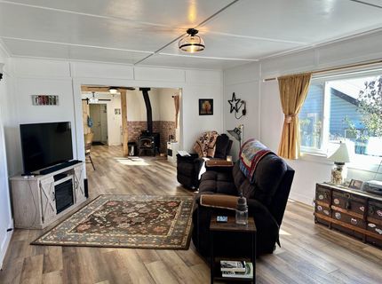 102 Seventh Street, Westwood, CA 96137 Photo