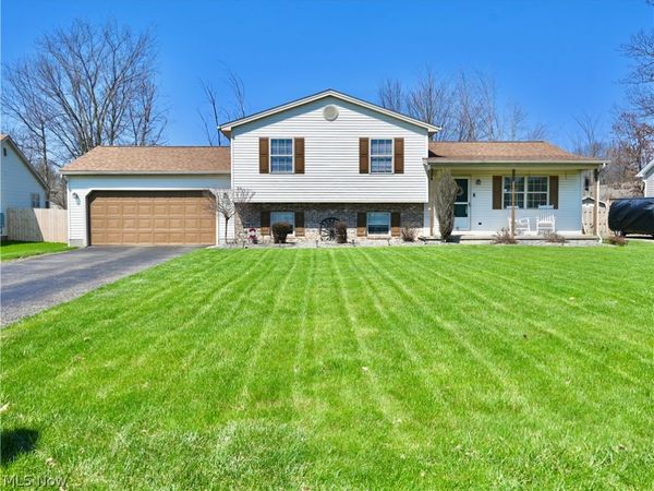 4942 Signature Circle, Austintown, OH 44515