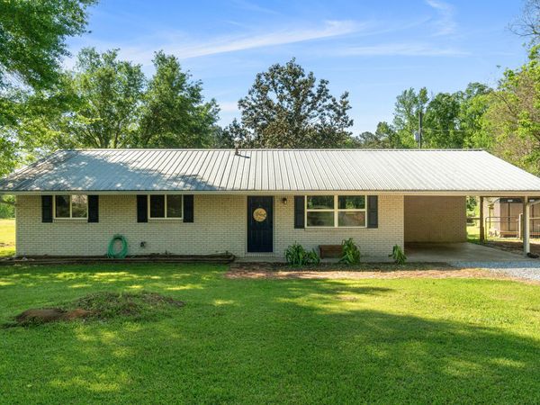 26 Kelly Ln., Seminary, MS 39479