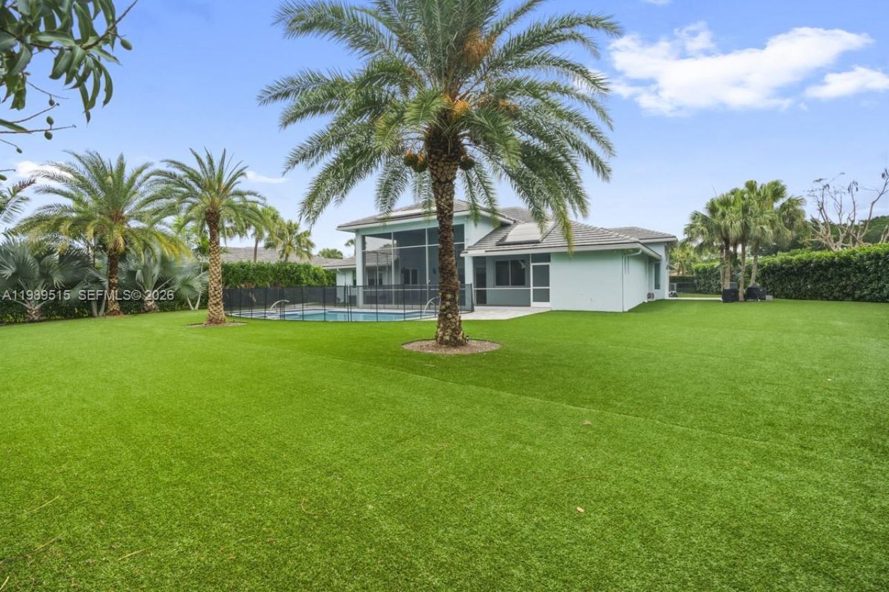 8179 Lakeview Dr, West Palm Beach, FL 33412 Photo