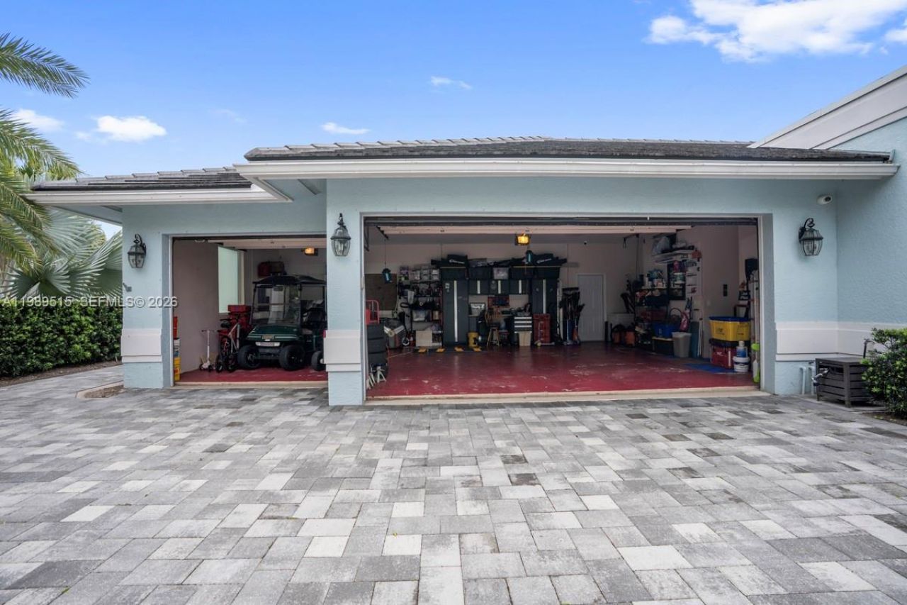 8179 Lakeview Dr, West Palm Beach, FL 33412 Photo