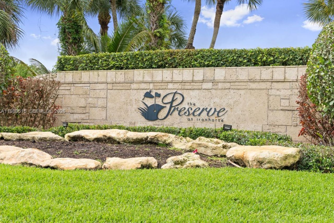 8179 Lakeview Dr, West Palm Beach, FL 33412 Photo