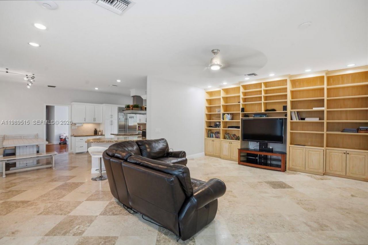 8179 Lakeview Dr, West Palm Beach, FL 33412 Photo