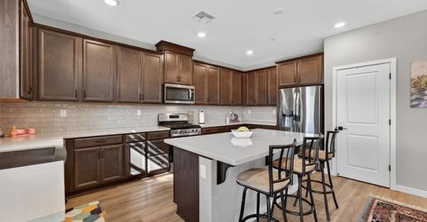 2049 Borealis Cir, Roseville, CA 95747 Photo