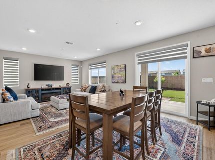 2049 Borealis Cir, Roseville, CA 95747 Photo