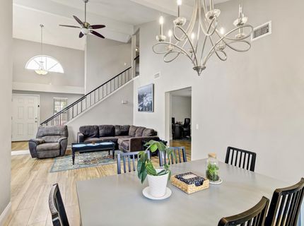 8153 La Almendra Way, Sacramento, CA 95823 Photo