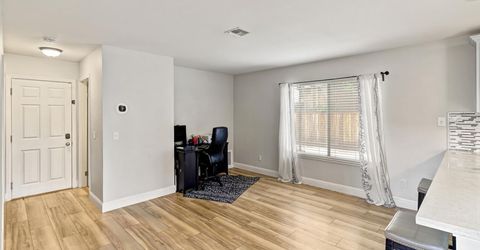 8153 La Almendra Way, Sacramento, CA 95823 Photo