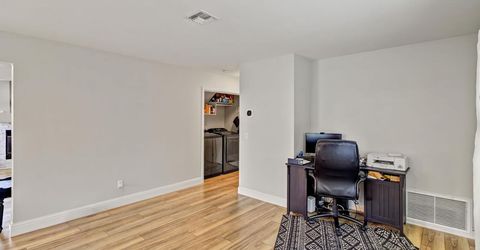 8153 La Almendra Way, Sacramento, CA 95823 Photo