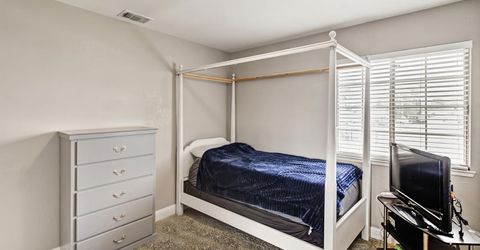 8153 La Almendra Way, Sacramento, CA 95823 Photo