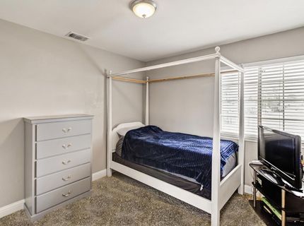 8153 La Almendra Way, Sacramento, CA 95823 Photo