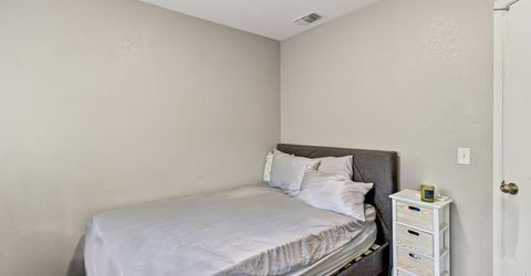 8153 La Almendra Way, Sacramento, CA 95823 Photo