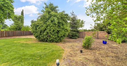 8153 La Almendra Way, Sacramento, CA 95823 Photo