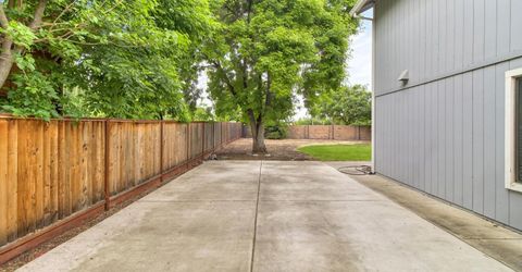 8153 La Almendra Way, Sacramento, CA 95823 Photo