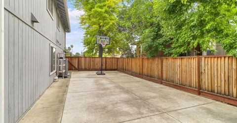 8153 La Almendra Way, Sacramento, CA 95823 Photo