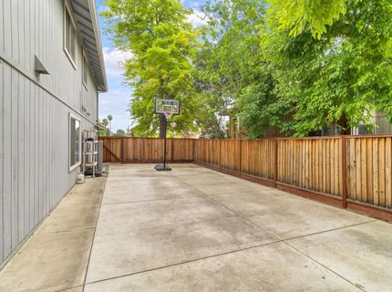 8153 La Almendra Way, Sacramento, CA 95823 Photo