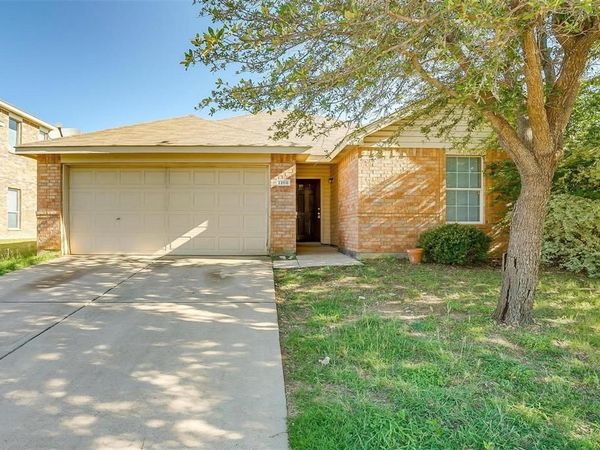 1108 Cottonwood Drive, Crowley, TX 76036