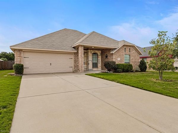 144 Birdsong Lane, Terrell, TX 75160