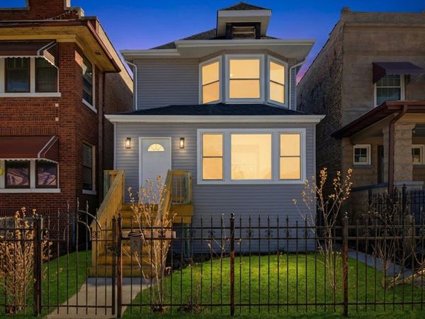 821 N Lockwood Avenue , Chicago, IL 60651